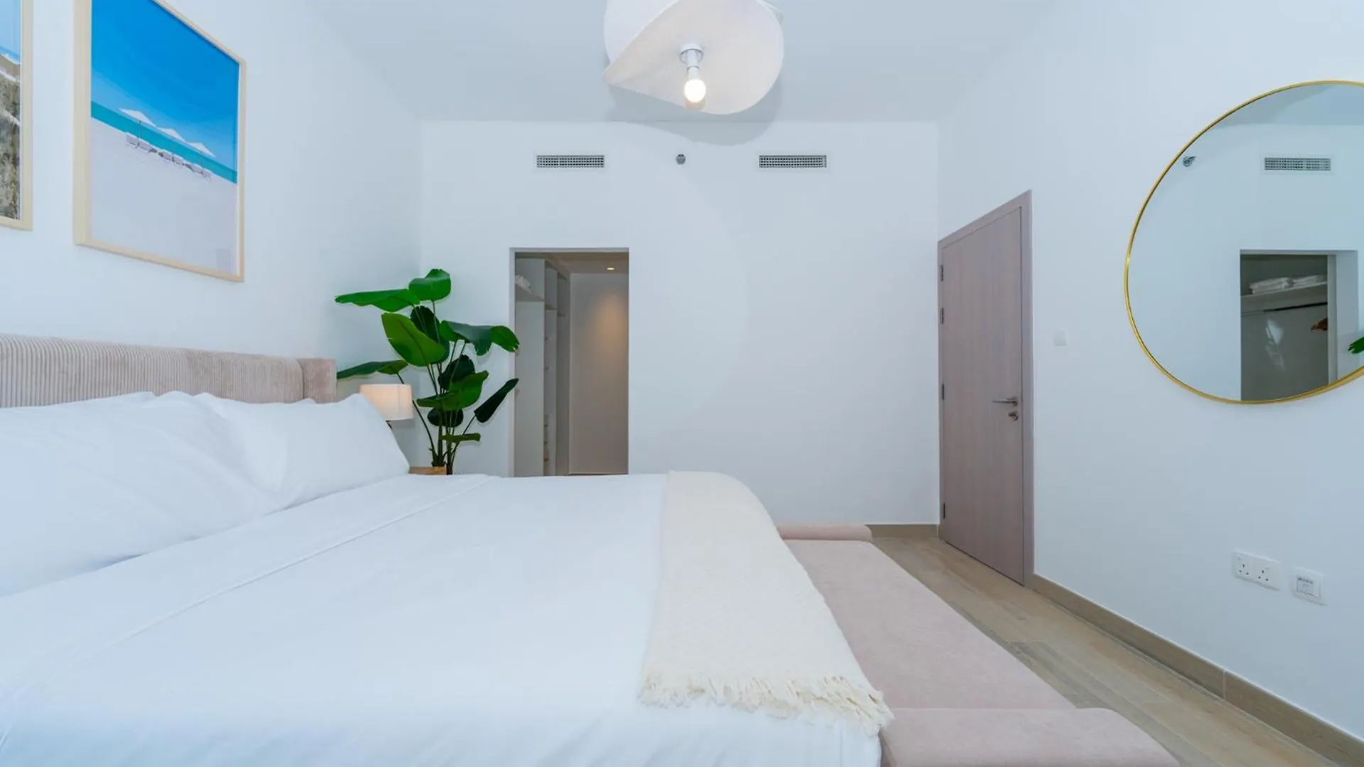 Two Bedroom Apartment By Otolo Homes With Free Yas Theme Park Tickets 0*, Abu Dhabi Emirati Arabi Uniti